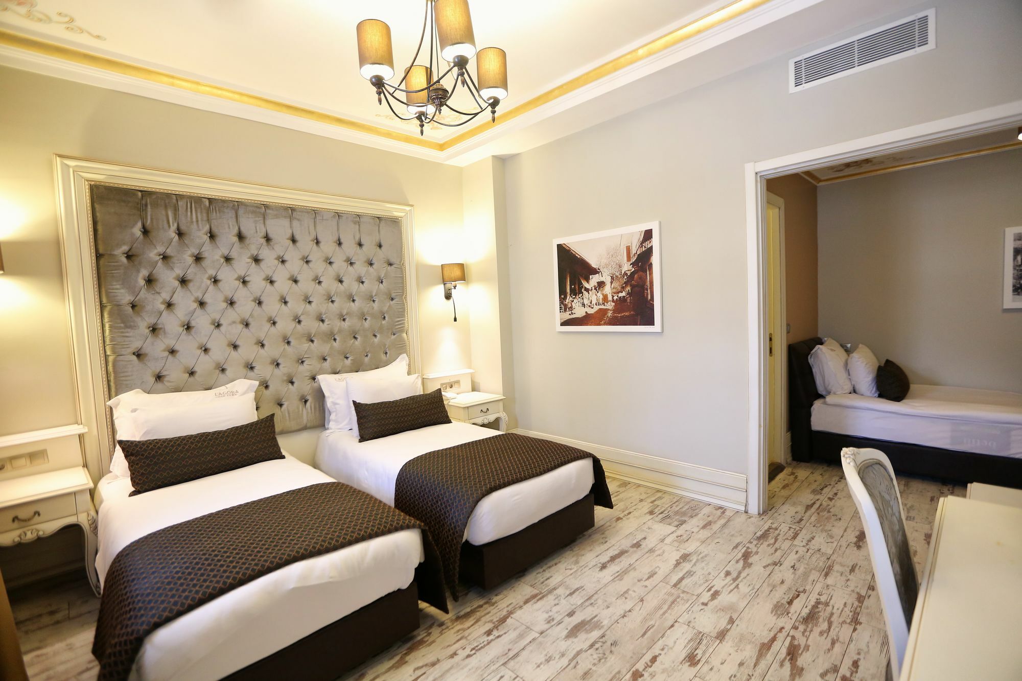 L'agora Old Town Hotel&bazaar 3*