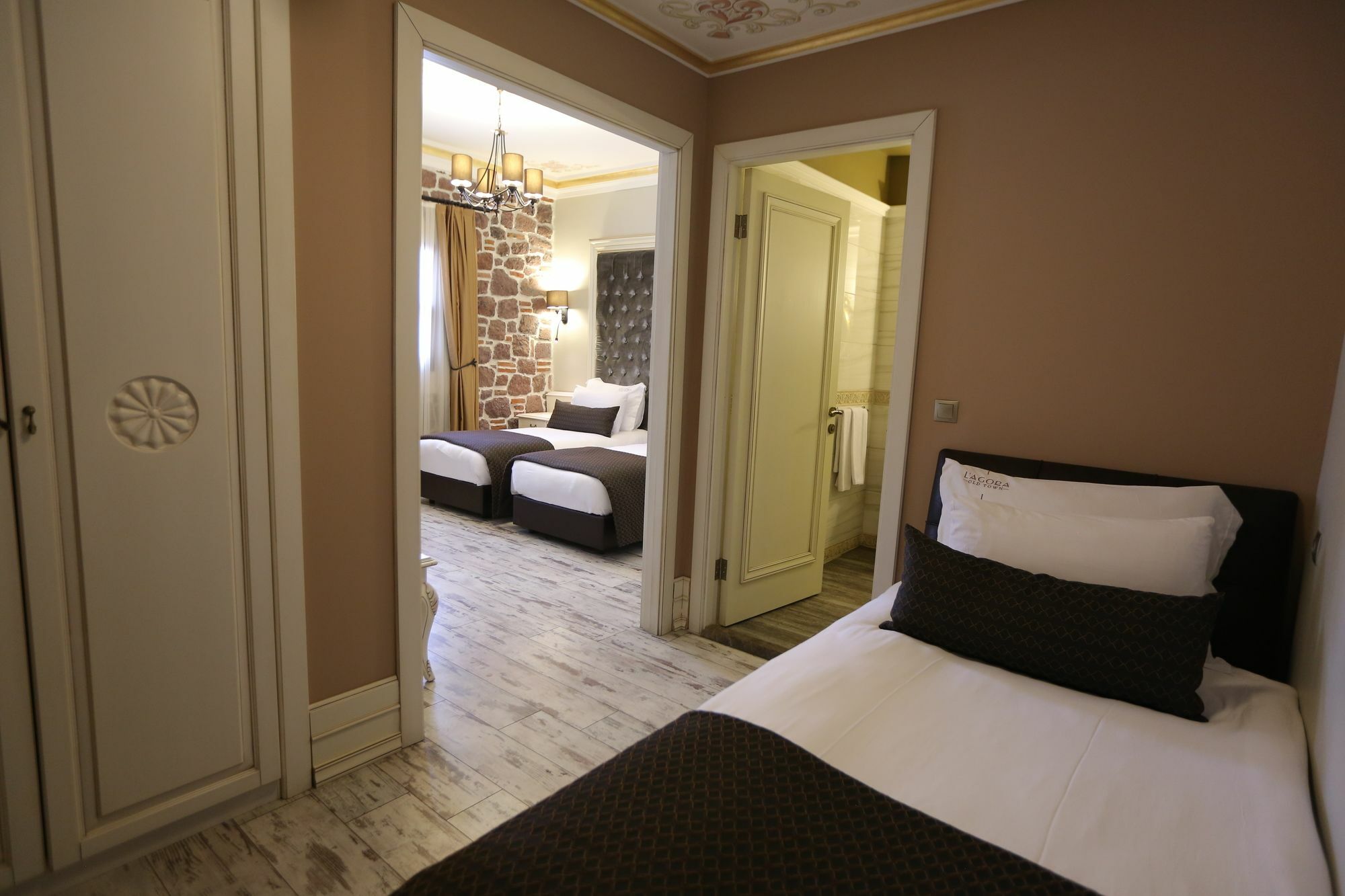 L'agora Old Town Hotel&bazaar 3*