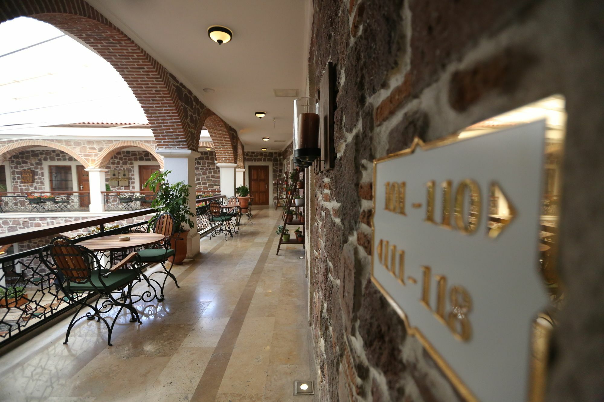 L'agora Old Town & Bazaar Hotel